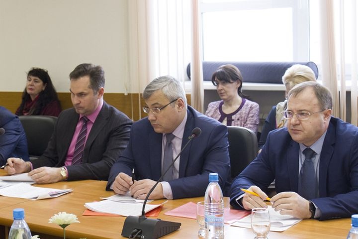  мэрии екатеринбурга произошла знаковая отставка зеленый свет переделу 