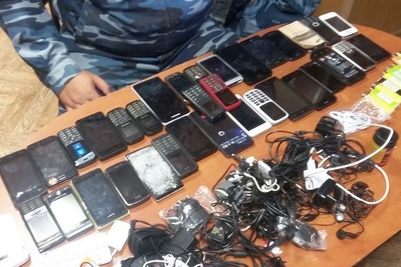  челябинским зэкам пытались передать сотовых дрожжи 