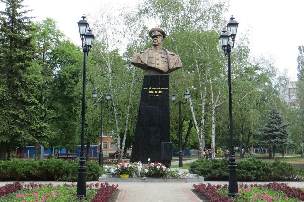  снесенный бюст жукова харькове пообещали восстановить 