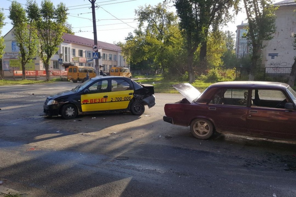  перми водитель такси спровоцировал двойное дтп 