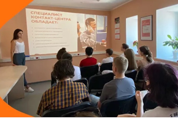  старшеклассникам показали работу мотива изнутри 