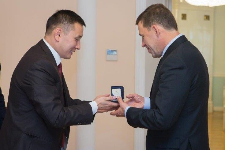  куйвашев поздравил нового генконсула киргизии 