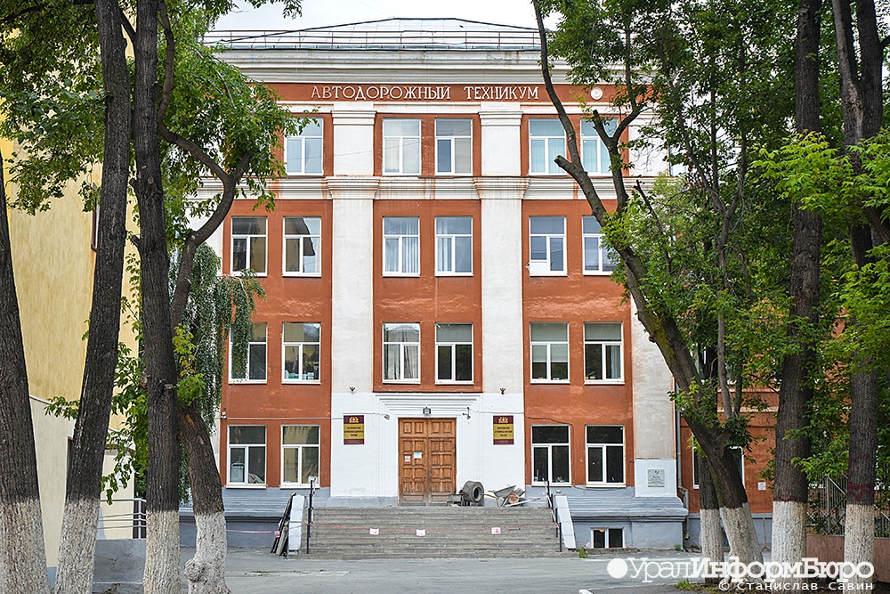  детям погибших военных хотят дать право приоритетного поступления 