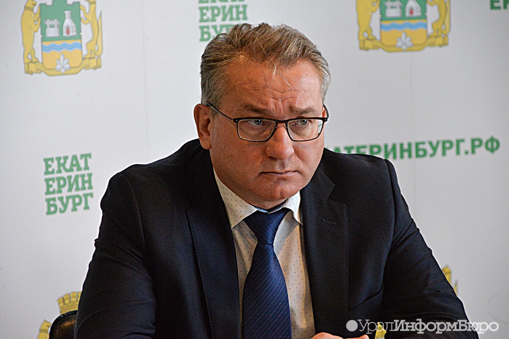  куйвашев освободил должности министра экономики 