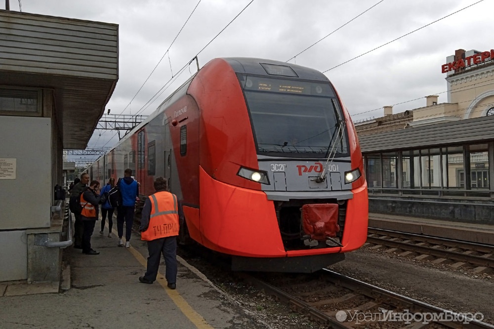  прямой пригородный поезд свяжет екатеринбург ирбитом 