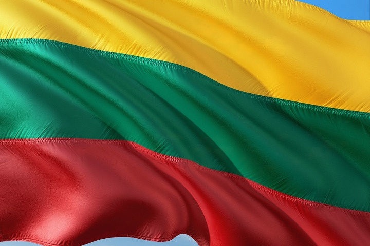 Литва отзывает посла в РФ