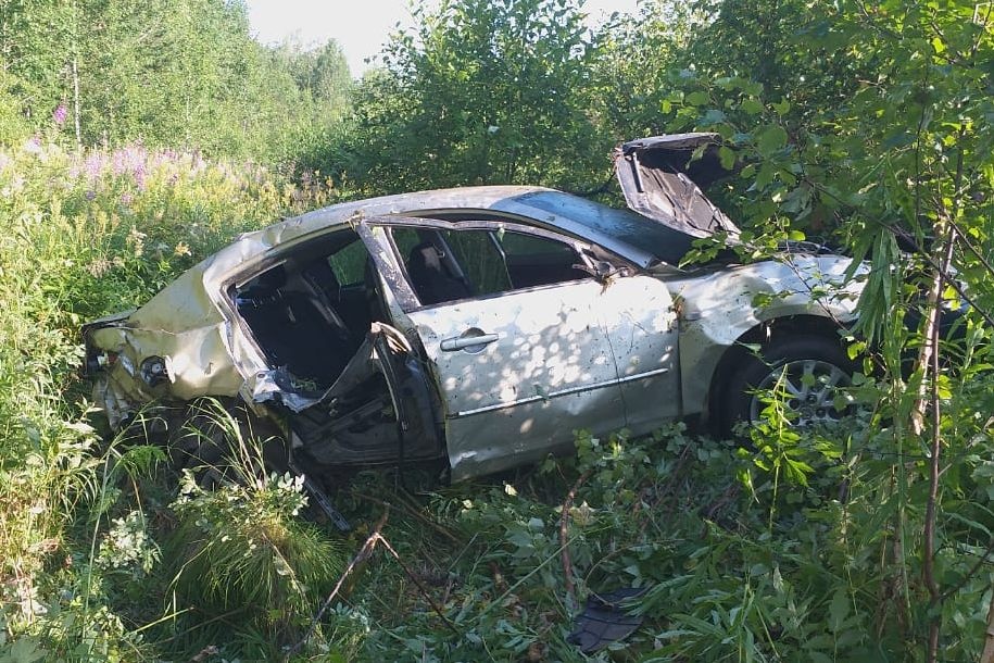  перевернувшейся серовском тракте машины выбросило женщину погибла 