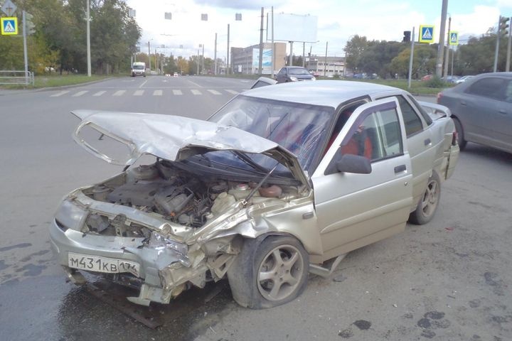  челябинске 72-летняя автоледи устроила тройное дтп 