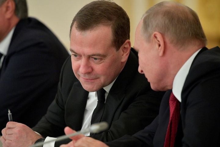  медведев пожаловался путину холод 