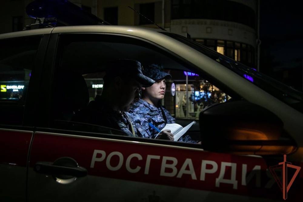  урале грабитель-неудачник застрял репейнике пытаясь сбежать преступления 