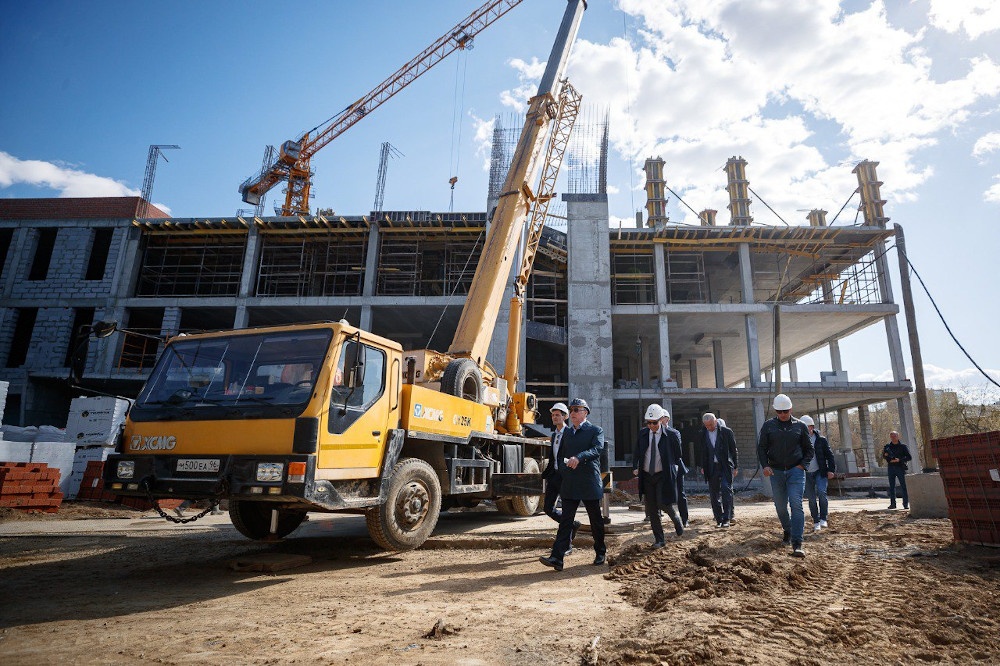  глава екатеринбурга сообщил корпус гимназии 120 примет учеников 