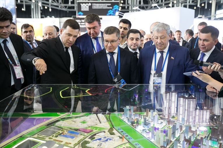  главе минстроя показали планировку будущей деревни универсиды 