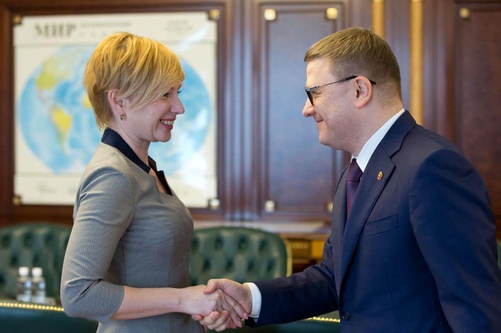  текслер замену судившемуся женой омбудсмену 