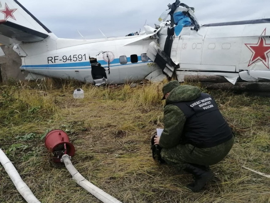  досааф приземляет l-410 россии 