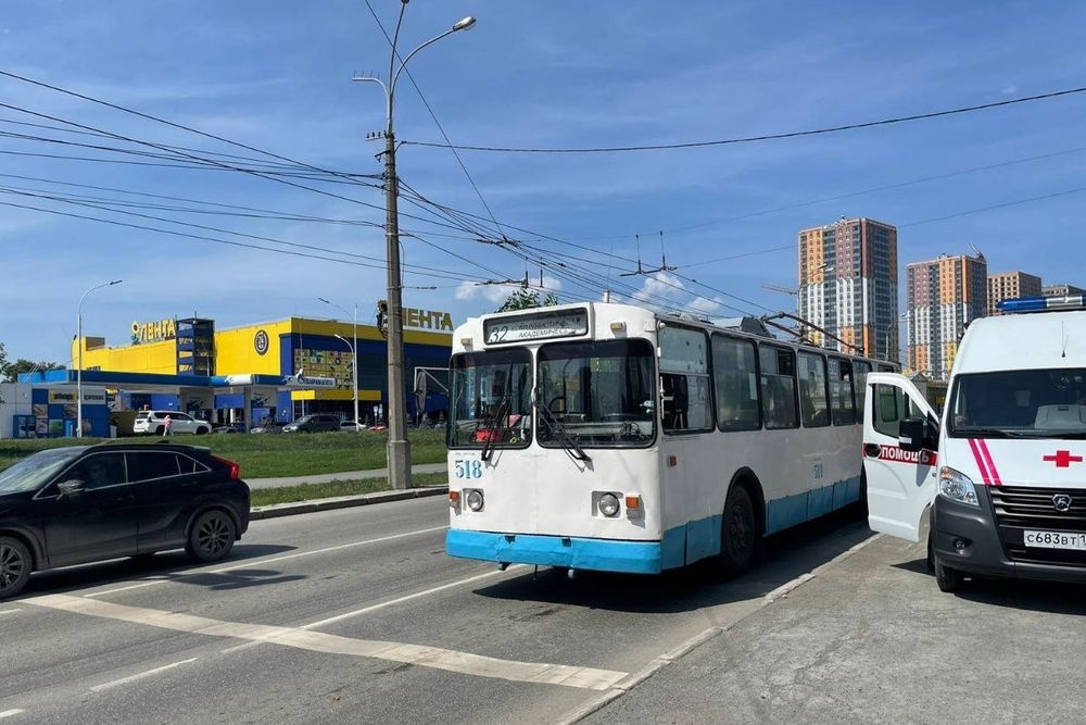  екатеринбурге прокуратура подключилась делу получившего травму троллейбусе мальчика 