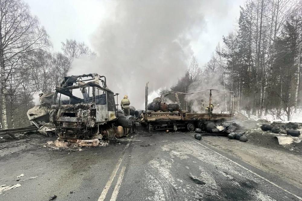  пожарные потушили горевшие трассе челябинской области грузовики 