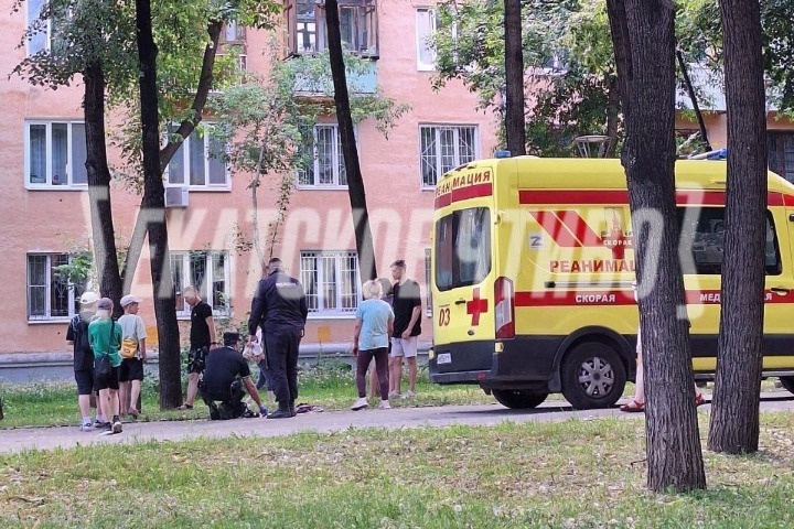  девушка уралмаше ударила бойфренда ножом 