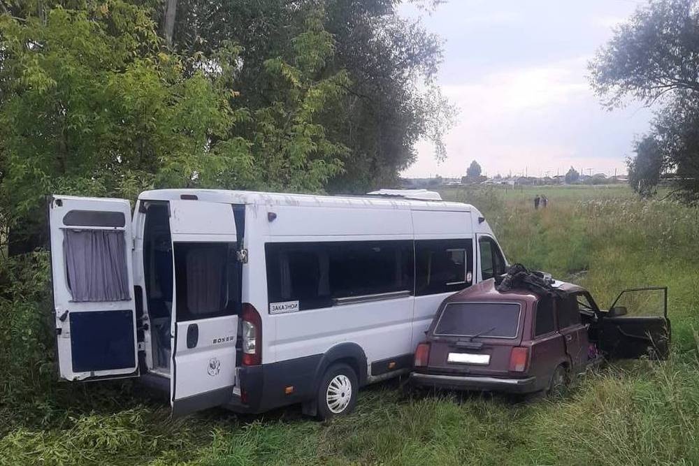  челябинским селом произошла смертельная авария участием микроавтобуса 
