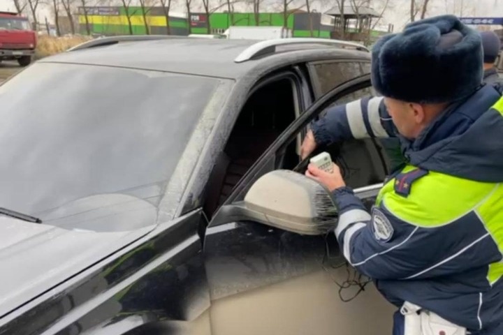  екатеринбурге задержали водителя месяца 200 нарушил правила 