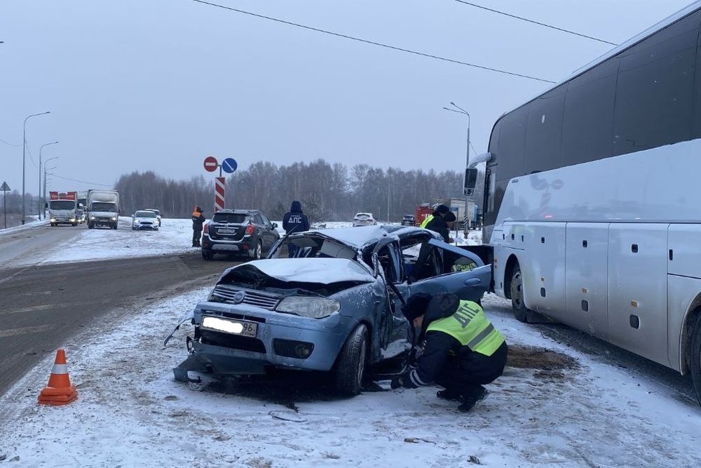  междугородний автобус попал массовое дтп свердловской трассе 