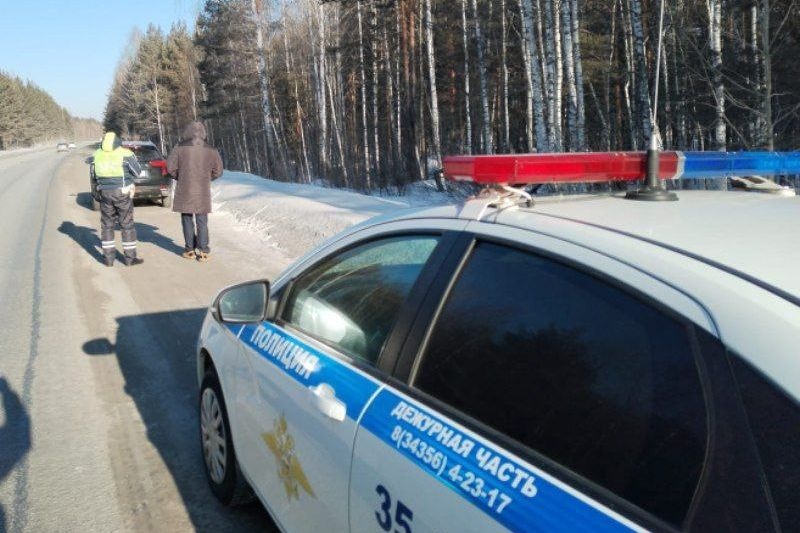  серовском тракте остановили дорогую иномарку владелец накопил долг 
