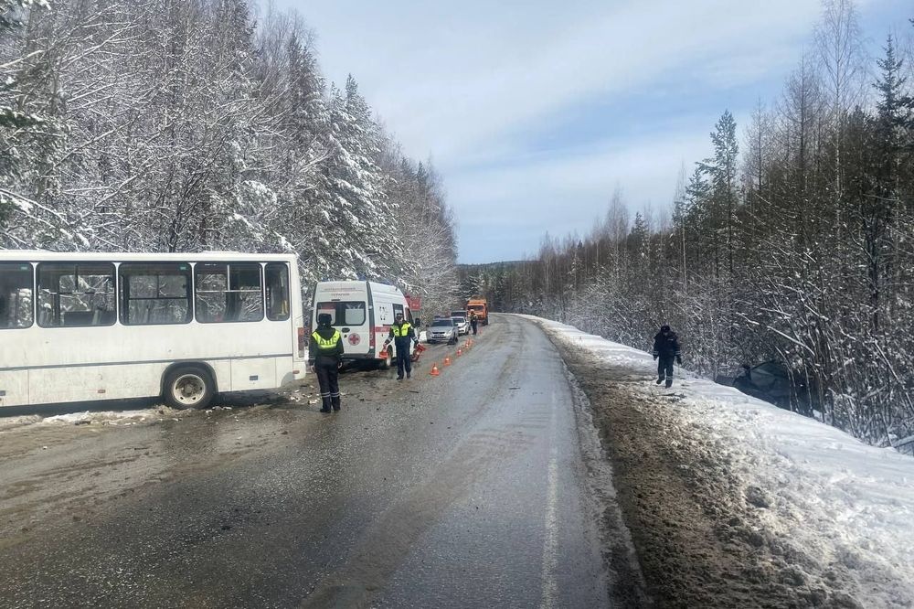  автобус попал аварию нижним тагилом пострадали человека 