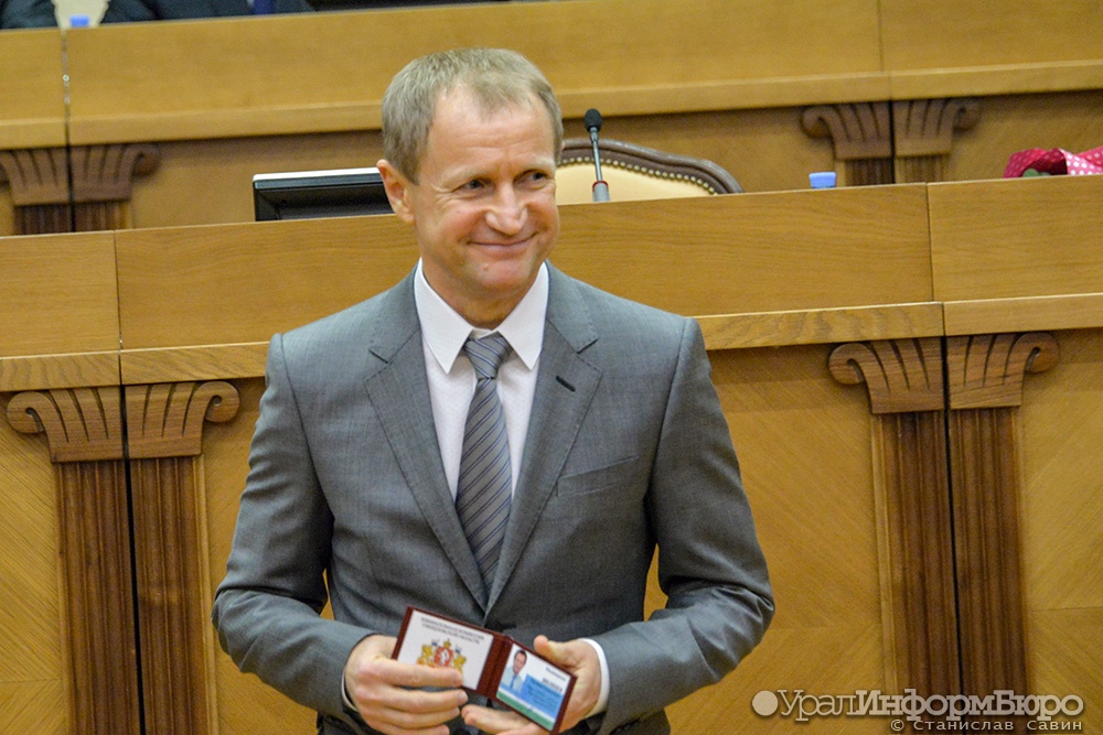  свердловский депутат зяблицев даст денег двум школам зоопарку 