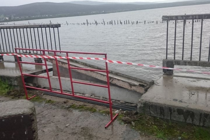  южном урале четверо подростков пострадали обрушении моста 