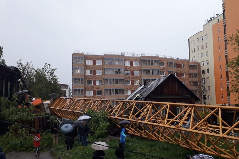  перми строительный кран рухнул жилой дом пострадавшие 