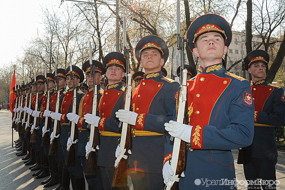  екатеринбуржцы пополнили президентский полк 