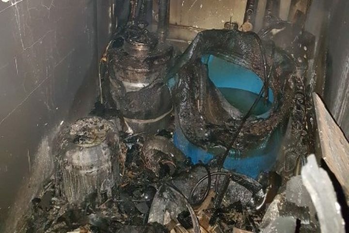  сгоревшей екатеринбургской квартире нашли самогонный аппарат 