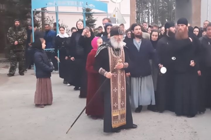  сергий отлучение церкви занялся защитой монастыря 