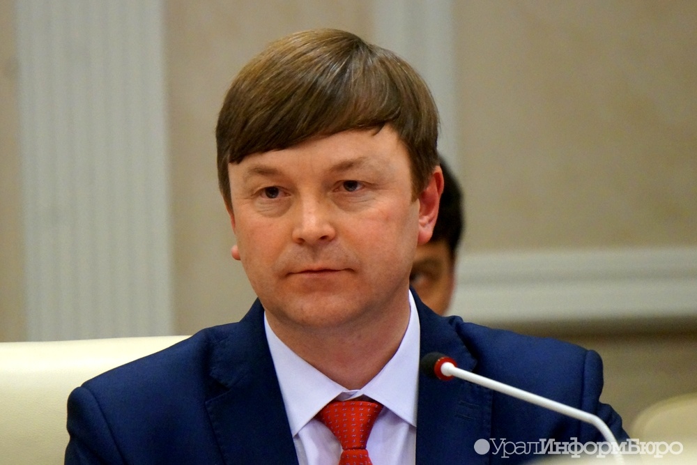  выходец свердловскавтодора надел костюм министра 