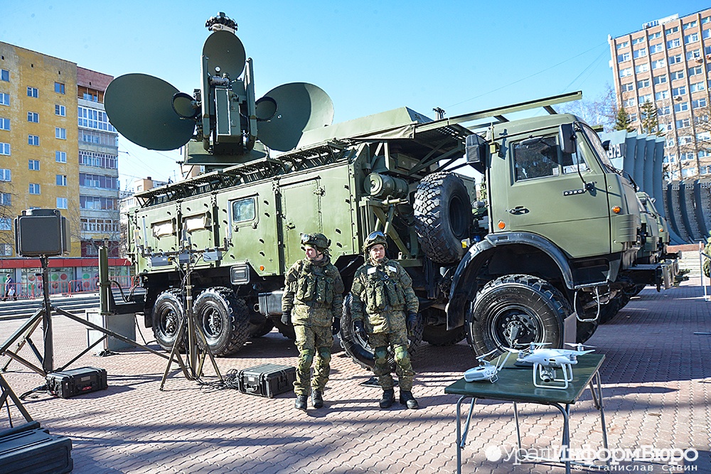  центр екатеринбурга стянули военную технику объясняем 