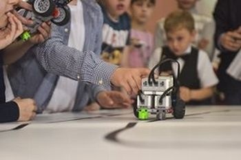  тюменские школьники построили собственный аэропорт 