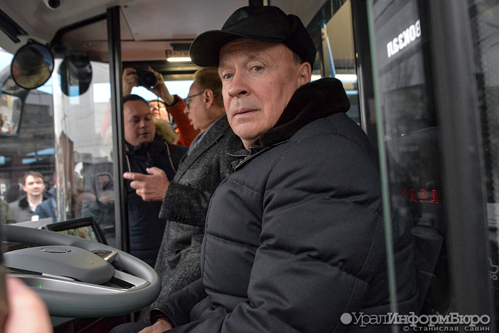  власти екатеринбурга пообещали поднять зарплату водителям автобусов трамваев 