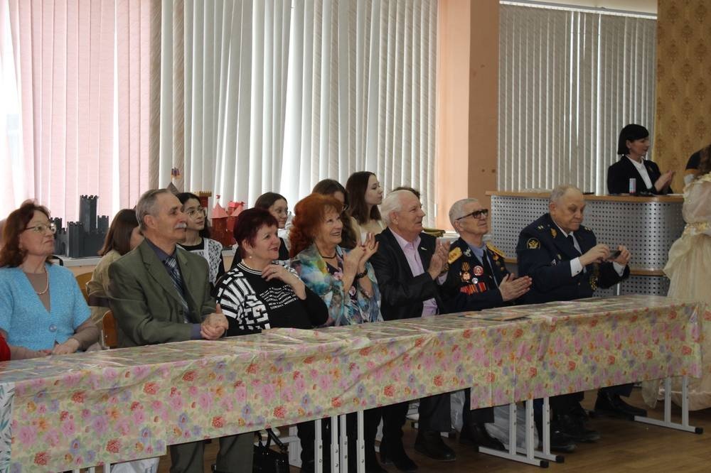  педагоги учащиеся школы устроили праздник екатеринбургским ветеранам 