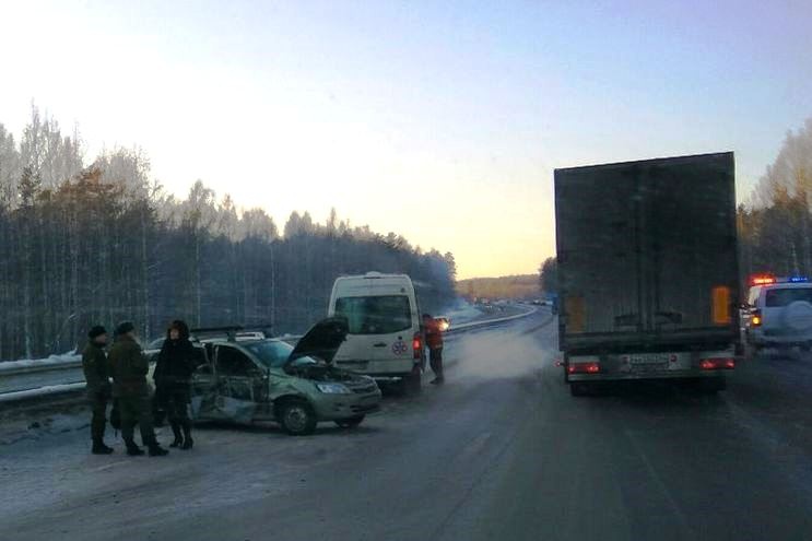 первоуральском легковушка протаранила трактор 