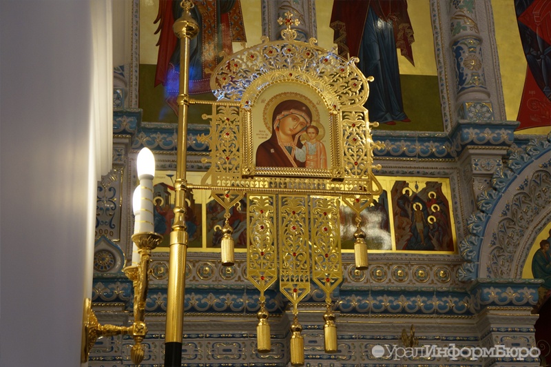  13-летняя дочь экс-министра сердюкова укрылась храме 