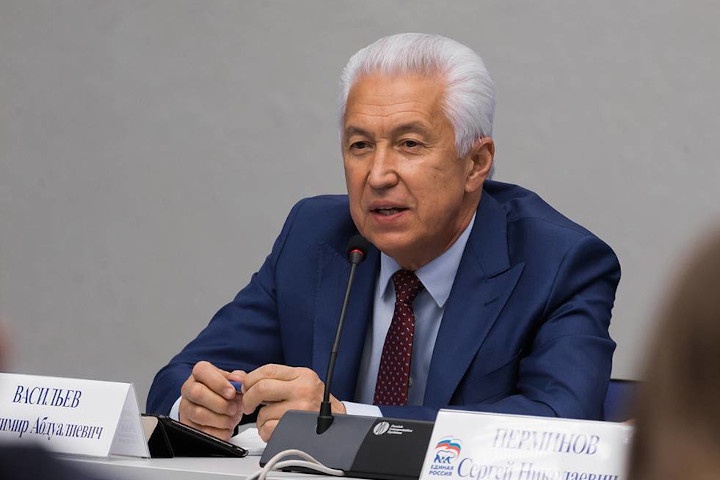  руководить фракцией единой россии госдуме экс-глава дагестана 