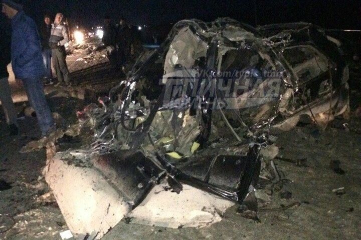  тюменской трассе фура смяла легковушку погиб водитель 