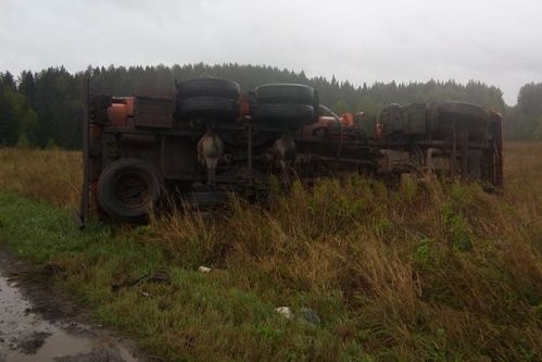 прикамье пенсионер ниве опрокинул бензовоз 