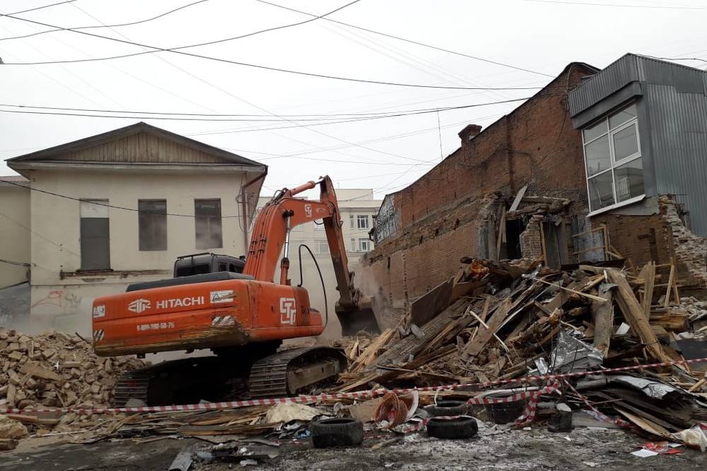  екатеринбурге снесли дом ради проезда гостинице дацюка 