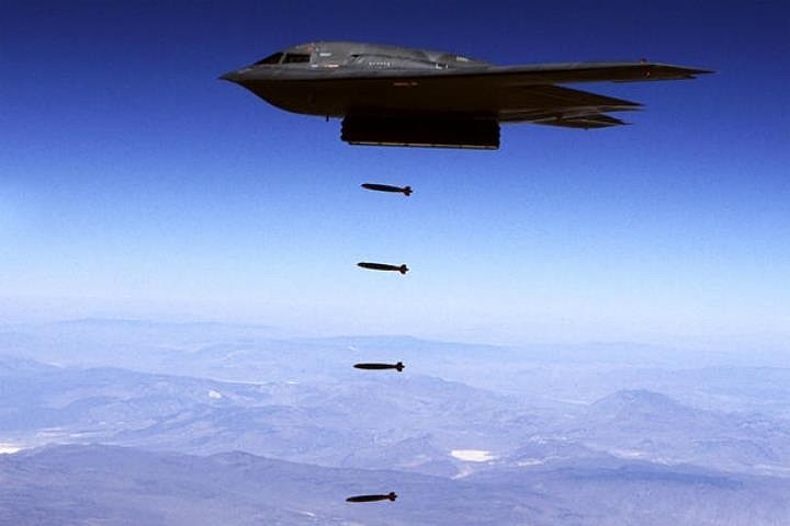  американские военные испытали ядерную бомбу 