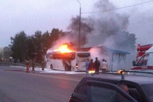  трассе южноуральском ходу загорелся рейсовый автобус 