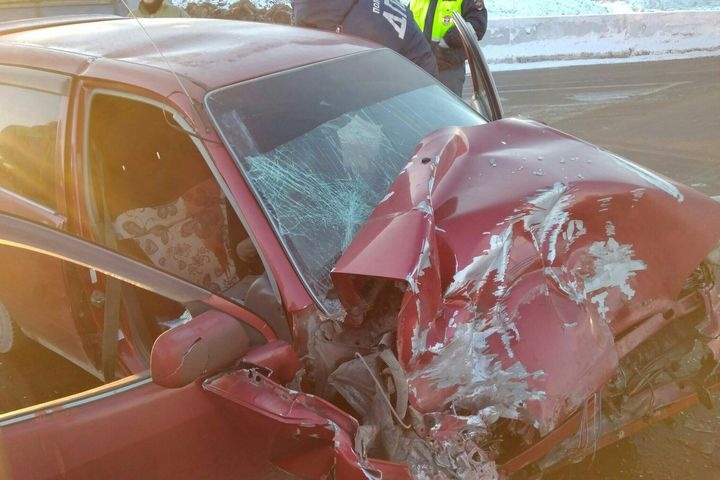  тюмени грузовик снес легковушку погибла автоледи 