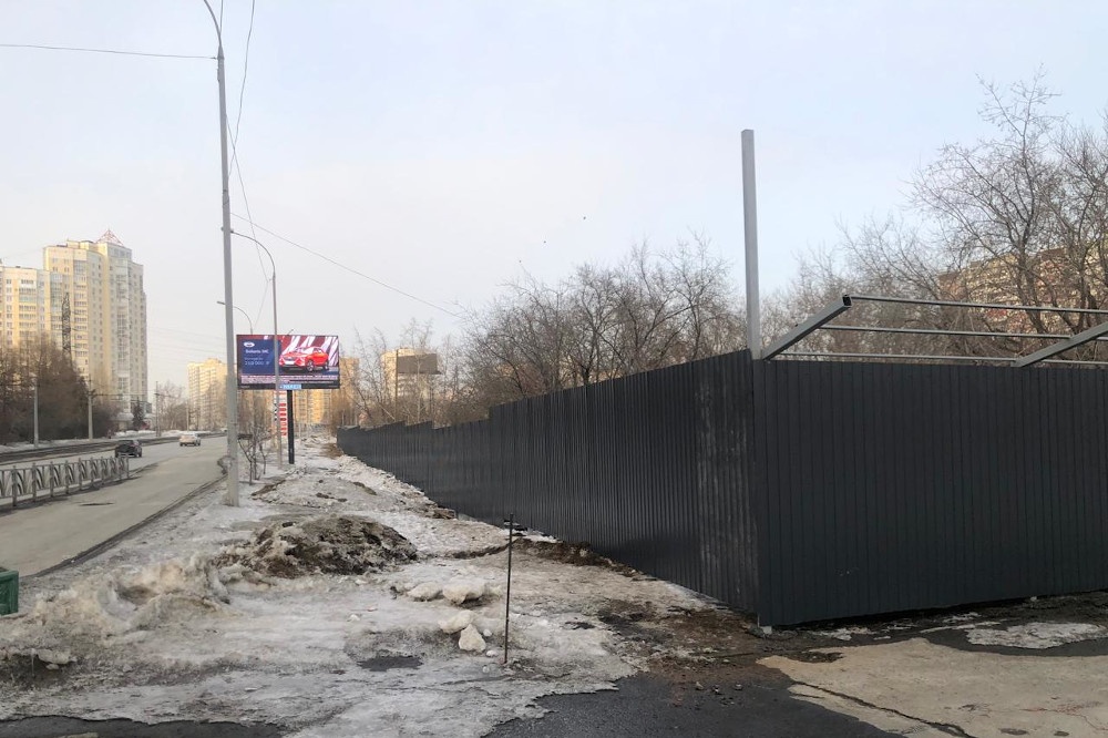  мэрии екатеринбурга прокомментировали неожиданное появление забора ботанике 