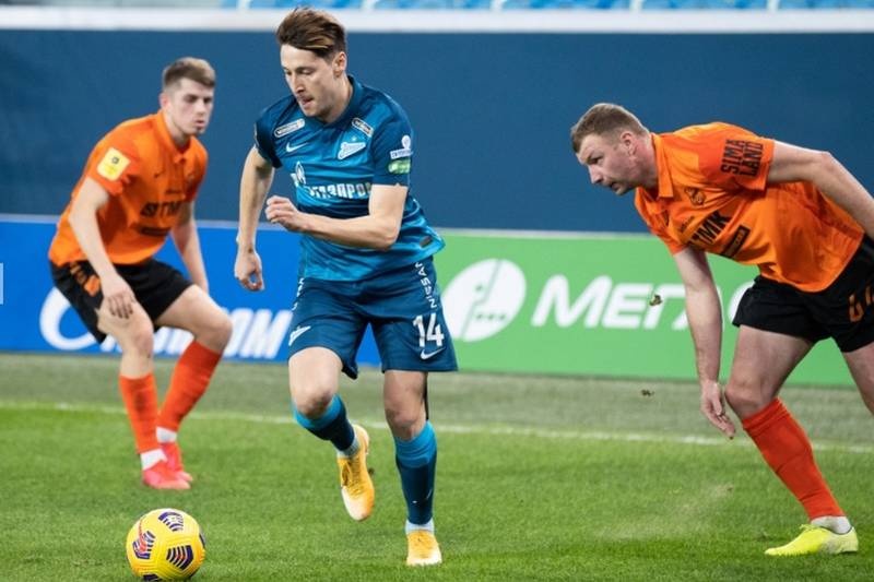 Урал наполучал на Неве