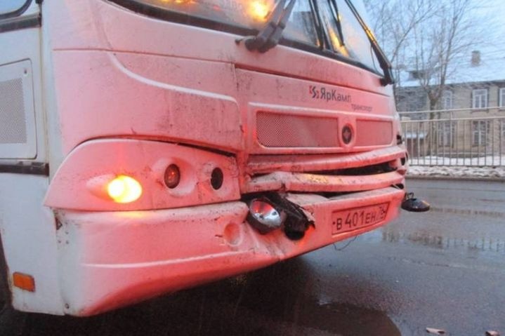  ярославле дтп двумя автобусами серьезно пострадали 