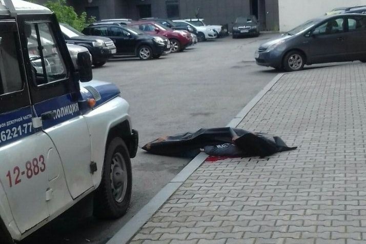  екатеринбурге кино нашли труп мужчины 
